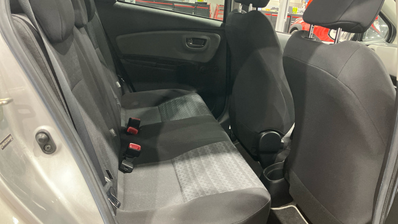 Toyota Yaris 1.33 VVT-i Icon 5dr Petrol Hatchback